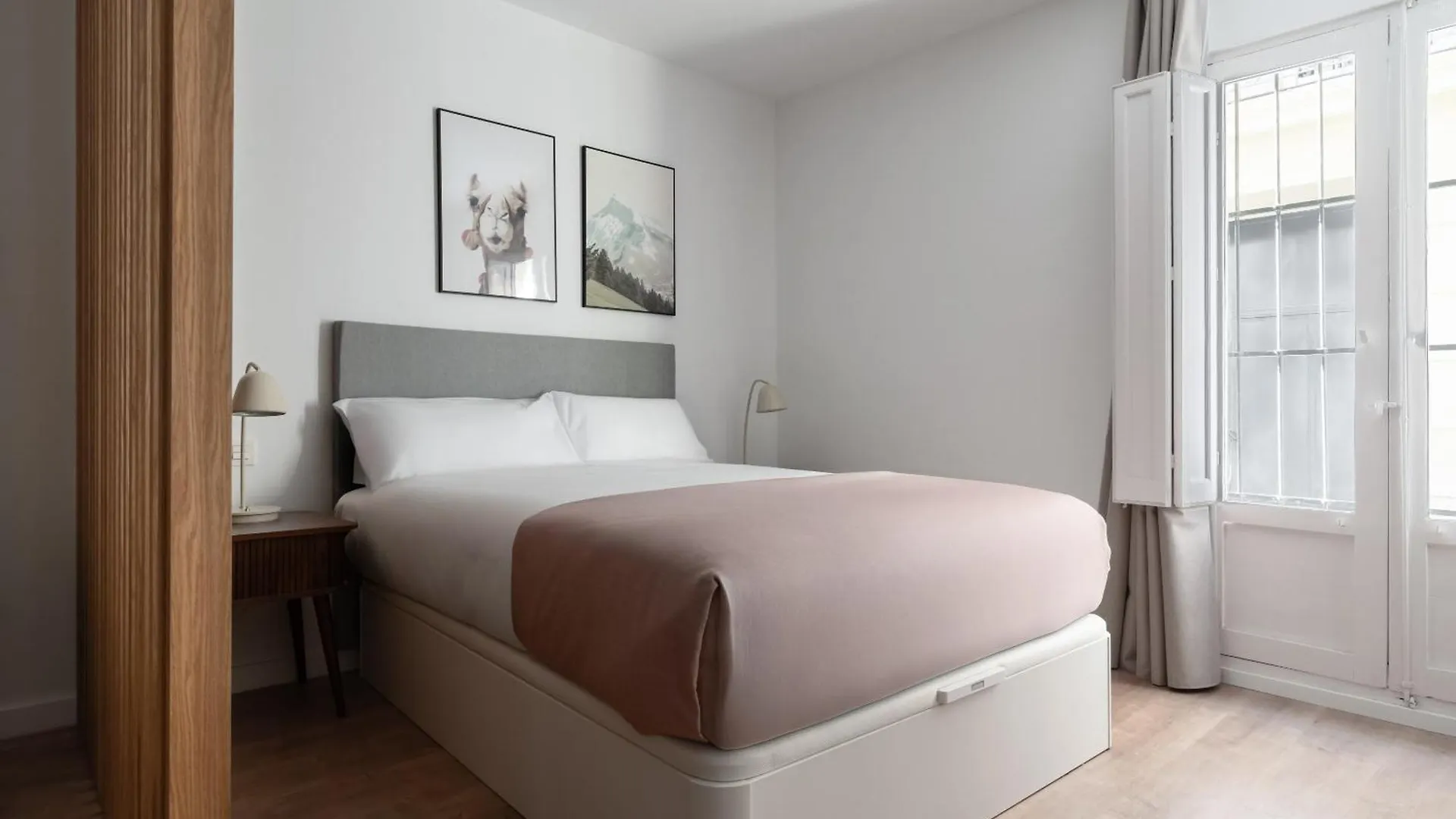 Limehome Almeria Hernan Cortes Apartment