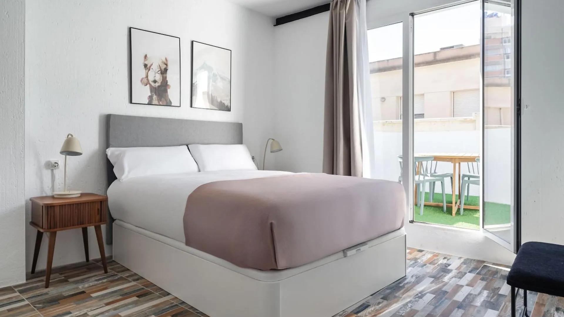 Limehome Almeria Hernan Cortes Apartment