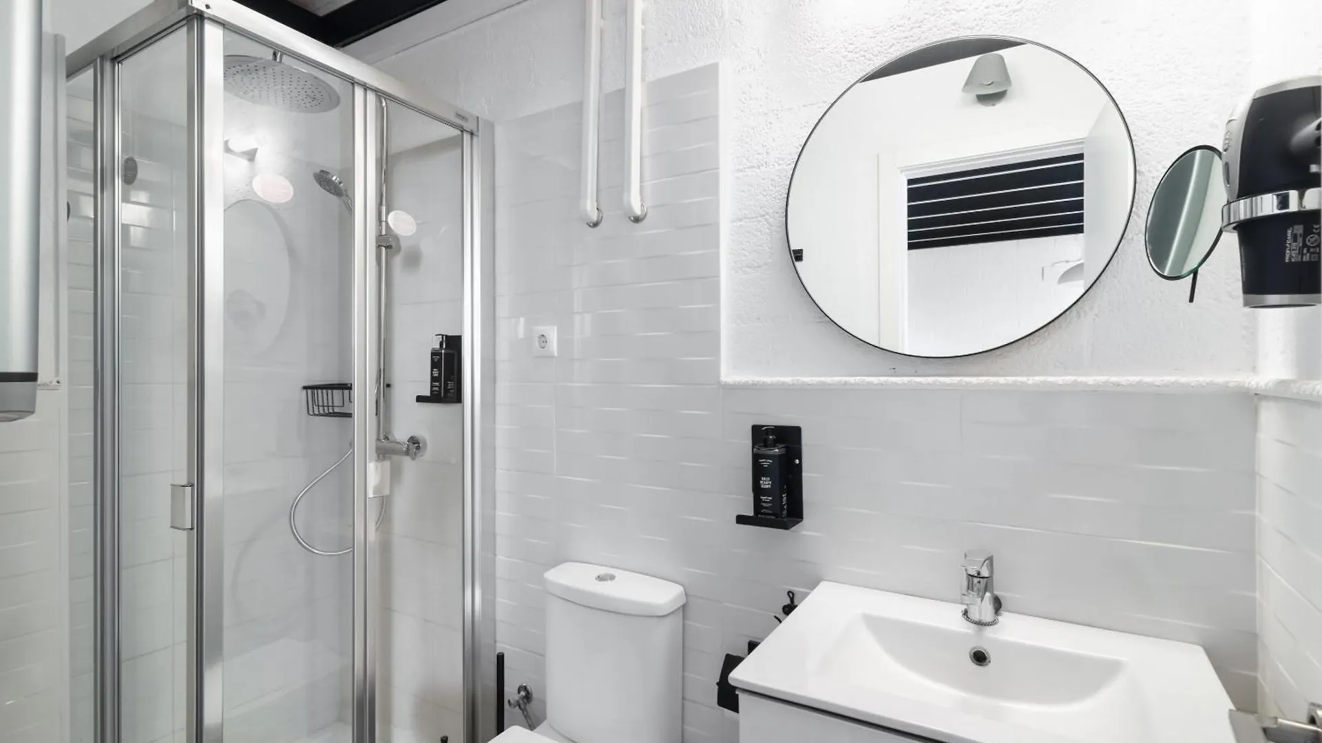 Apartment Limehome Almeria Hernan Cortes