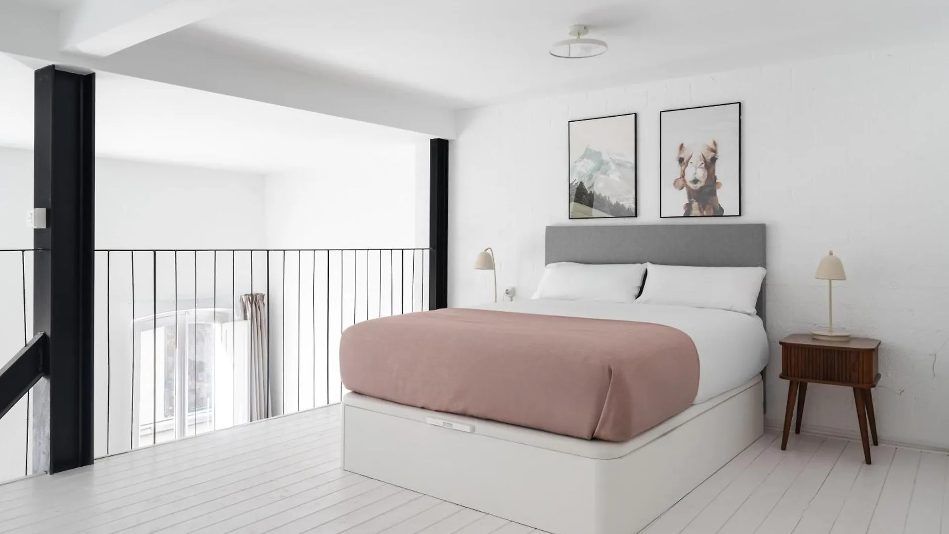 Limehome Almeria Hernan Cortes スペイン